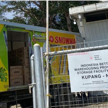 PMI Salurkan 50 Ribu Buku Tulis dan 25 Ribu Pulpen untuk Sekolah di NTT