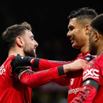 MU Bungkam 10 pemain Tottenham Skor 2-0