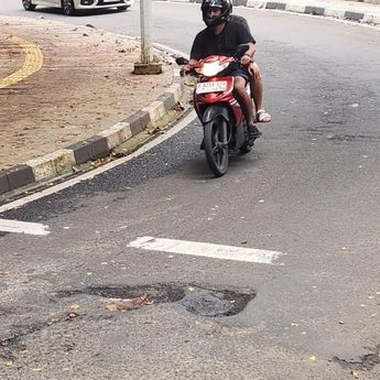 BPS: 53,81 Kilometer Jalan di Jakarta Selatan Rusak Sejak 2024