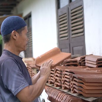 Bagi Pengrajin, Gentengisasi Seakan Kabar dari Surga