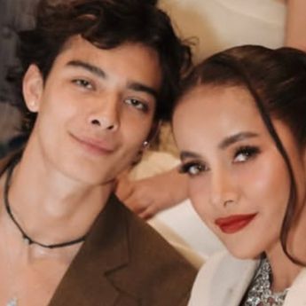 Pacar Brondong Olla Ramlan Menyatakan Cintanya di Atas Ranjang?