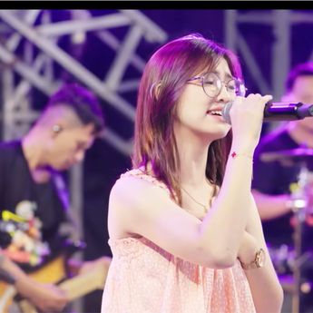 Leona Zhen Dendangkan 'Bagaikan Langit dan Bumi' di Program Soundcore