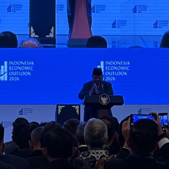 Kelakar Prabowo Jawab Tudingan Otoriter di Indonesia Economic Outlook