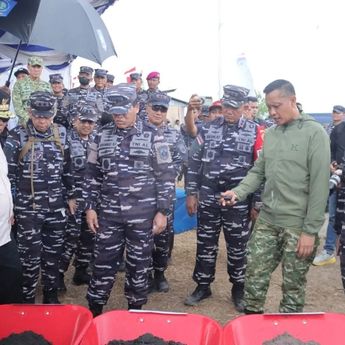 TNI AL Pamer 496 Ton Timah Sitaan Penyelundupan di Bangka