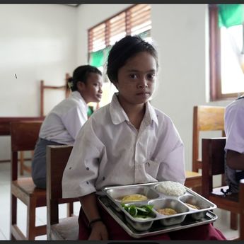 Seporsi MBG dan Senyum yang Lebih Tenang di Wajah Anak-Anak Difabel Sumba