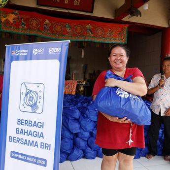 Tebar Kebahagiaan Imlek 2026, BRI Peduli Salurkan Ribuan Paket Sembako untuk Perkuat Ketahanan Pangan Masyarakat