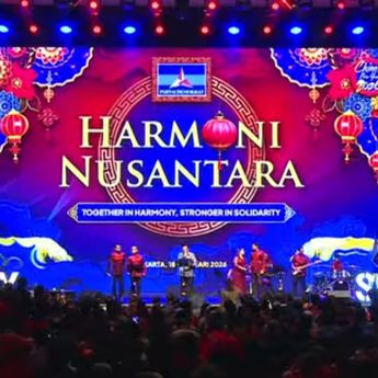 SBY Nyanyikan Lagu Ciptaan Sendiri Berjudul &ldquo;Hening&rdquo; di Perayaan Imlek Demokrat, Ceritakan Inspirasi dari Sungai Lijiang