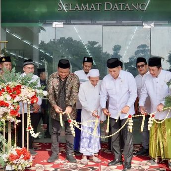 Menkop Dorong Torasera Jadi Model Nasional Koperasi Berbasis Pesantren