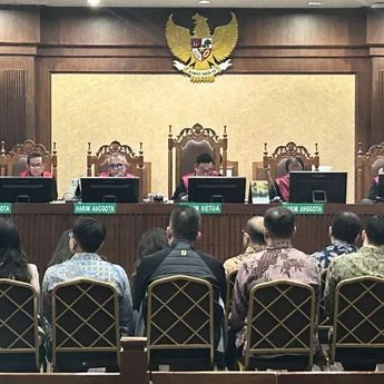 Saksi Sebut Nadiem Makarim Transfer Dana Pribadi untuk 5 Staf Khusus