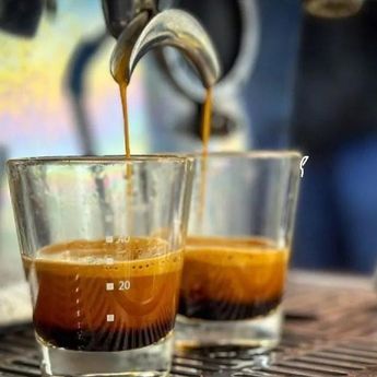 Dokter Gizi Ingatkan Bahaya Konsumsi Kopi Saat Sahur bagi Pekerja Pagi
