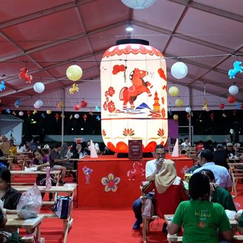 Gemerlap Lampion Terangi Lapangan Banteng, Imlek Festival 2577 Jadi Ruang Pertemuan Budaya