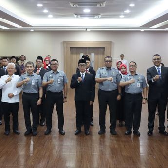 Kakanwil Kemenkum Tekankan Integritas dan Loyalitas dalam Pengukuhan WNI serta Pelantikan Analis SDMA, MPDN, dan Notaris