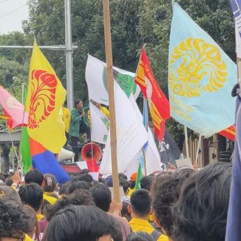 Demo Mabes Polri, Mahasiswa Mulai Bubarkan Diri