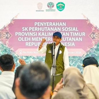 Menhut Serahkan SK Perhutanan Sosial 833 Hektare di IKN untuk 140 KK