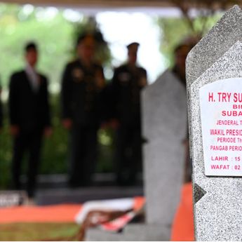 Pengabdian Panjang Almarhum Jenderal TNI (Purn.) Try Sutrisno untuk Bangsa dan Negara