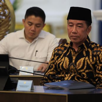 Jokowi Salat Idul Adha di Masjid Zayed Solo