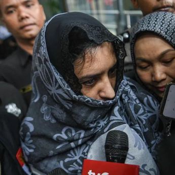 Cara Cerdik Fadia Arafiq: Perusahaan Keluarga Borong Proyek Pemkab, Rp19 Miliar Ngalir ke Keluarga