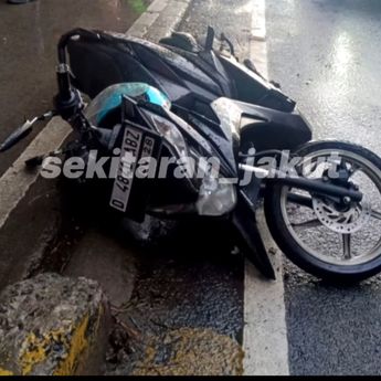 Tabrak Belakang Bus Transjakarta, Pemotor Tewas Seketika di Penjaringan