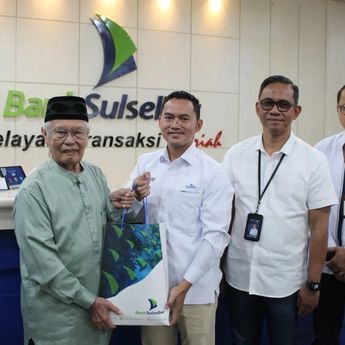 Komisaris PT TASPEN Pantau Langsung Penyaluran THR Pensiunan di Makassar