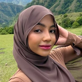 Oklin Fia Ngaku Diajak Mesum oleh Pemain Bola Ini