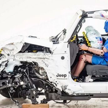 Jeep Wrangler Sukses Selesaikan Uji Coba Terbalik yang Jadi Masalah Selama Bertahun-Tahun