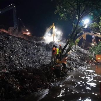 DKI Aktifkan Operasi Tanggap Darurat Tangani Longsor di TPST Bantargebang