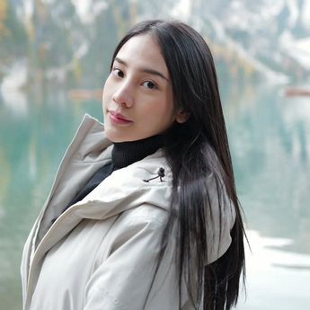 Anya Geraldine Nangis Lihat Awan saat Vidi Aldiano Meninggal