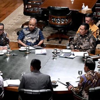 Prabowo Gelar Lima Rapat di Hambalang, Bahas Pendidikan, Geopolitik hingga Kesiapan Mudik Lebaran