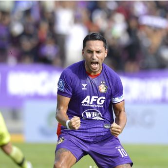 Pelatih Persik Sebut Ezra Walian Pantas Dapat Panggilan ke Timnas