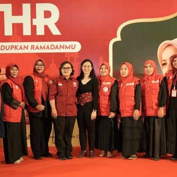 Ribuan Ibu Relawan Masak 60.000 Paket Buka Puasa di 186 Masjid Selama Ramadan