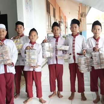 MBG Bantu Penuhi Gizi Anak-Anak Nelayan dan Petani di Seberang Sungai Musi