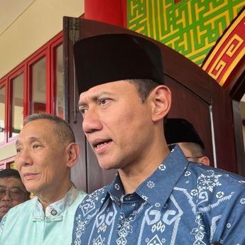 AHY Serahkan Bantuan Sosial di Masjid Babah Alun, Perkuat Solidaritas di Bulan Ramadhan