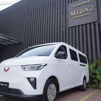 Wuling Donasikan 2 Unit Mitra EV Minibus untuk Ambulans dan Mobil Jenazah di Jakarta