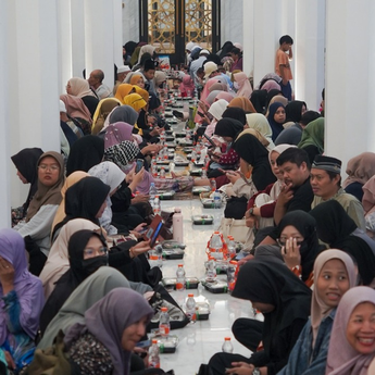 Perkuat Syiar Ramadhan 2026, Cleo Pure Water Berbagi Kemurnian ke 1.000 Masjid dan Santuni Anak Yatim