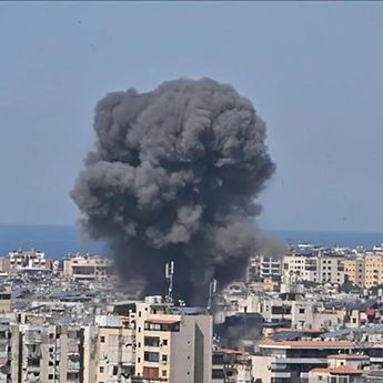 Korban Tewas Serangan Israel di Lebanon Capai 912 Orang