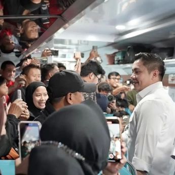 Prabowo Dorong Modernisasi Seluruh Stasiun Kereta di Indonesia