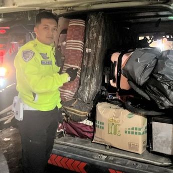 Polisi Garut Tindak Ambulans Angkut Pemudik dan Barang