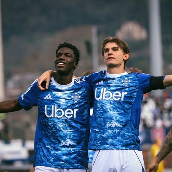 Como 1907 Pesta Gol 5-0 atas Pisa, Persembahan Emosional untuk Michael Bambang Hartono