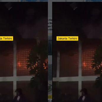 Bangunan Diduga Kantor Travel Terbakar Hebat di Jalan Dr. Saharjo