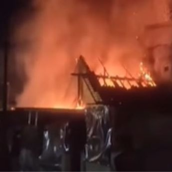 Kebakaran di Cilincing Jakut, Sejumlah Rumah Ludes Dilalap Api