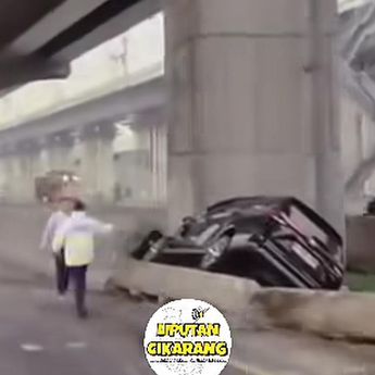 Kecelakaan Arus Balik: Bus Tabrak Mobil Sampai Keluar Jalur di Tol Cikampek