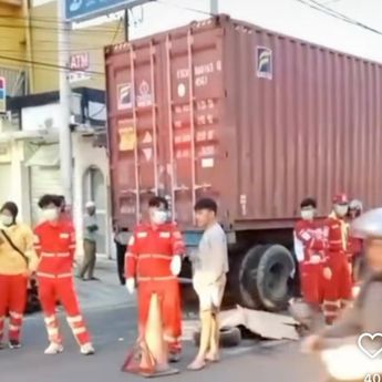 Pemotor di Dramaga Bogor Tewas Terlindas Kontainer