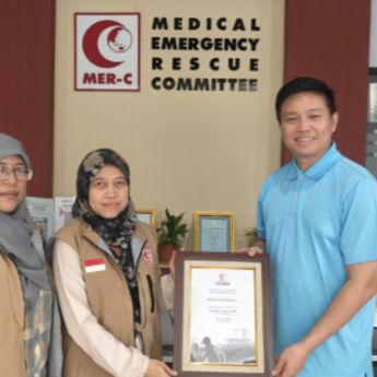 Wujud Kepedulian Menjelang Waisak, Jandi Mukianto Berdonasi untuk Warga Gaza melalui MER-C