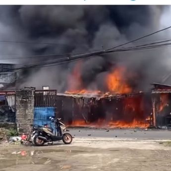 Bengkel di Pamulang Kebakaran Hebat