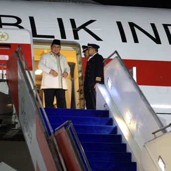 Tiba di Tanah Air Dini Hari, Prabowo Bawa Pulang Komitmen Bisnis Rp575 Triliun dari Jepang dan Korea Selatan