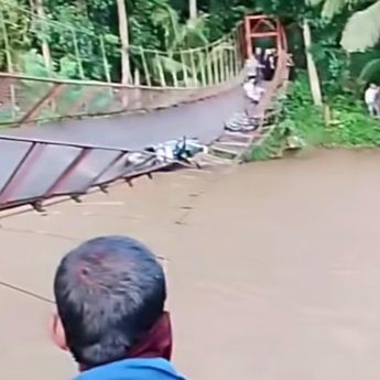 Jembatan Ambruk di Sukabumi, 5 Warga Tenggelam ke Sungai