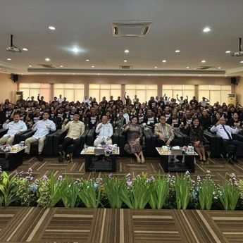 GEKIRA Salurkan Sembako untuk Ratusan Koster Gereja, Tegaskan Persatuan Nasional di Momentum Paskah
