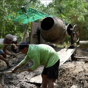 Penantian Warga 15 Tahun, Jembatan Sasak di Kelurahan Sambeng Kini Bersalin Rupa Jadi Beton