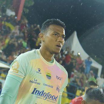 Teja Paku Alam Dekati Rekor Clean Sheet, Pilih Fokus Bawa Persib Bandung Menang