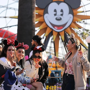 Disney Bakal PHK 1.000 Karyawan